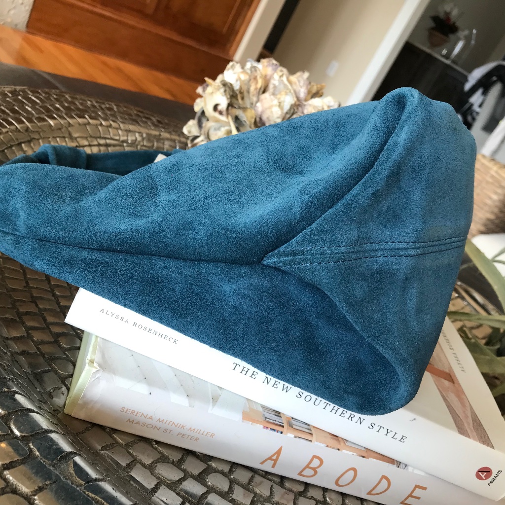Nwot Oliveve Nora Knot Bag Aegean Italian Suede Hobo Shoulder Bag Blue — image 7 of 8